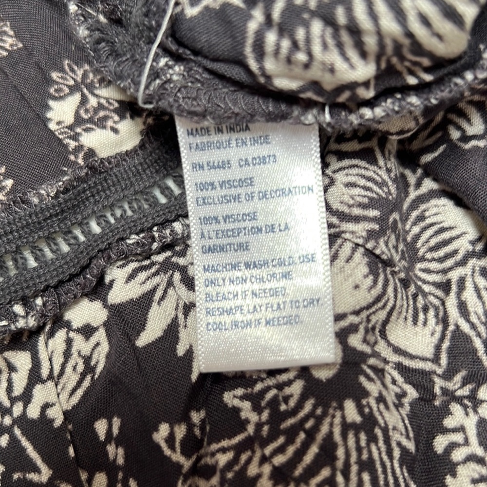 American Eagle Outfitters V Neck Floral Top - Picture 4 of 5